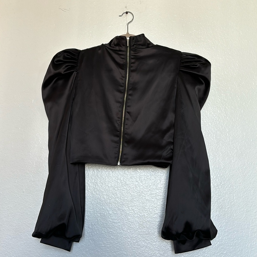 La’ Ros  SATIN PUFF SLEEVE JACKET sleeves and waves in size M